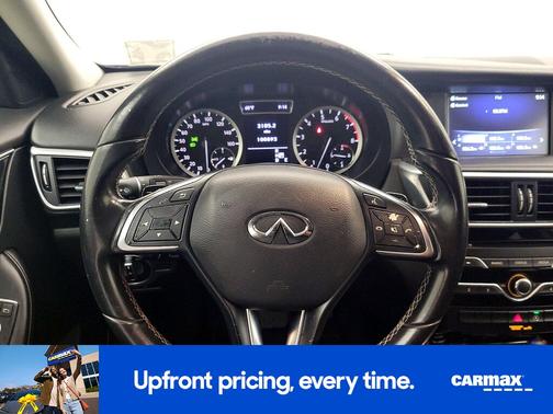 White 2017 INFINITI QX30