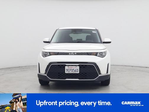 White 2023 Kia Soul LX