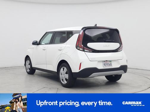 White 2023 Kia Soul LX