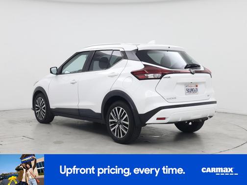 White 2022 Nissan Kicks SV