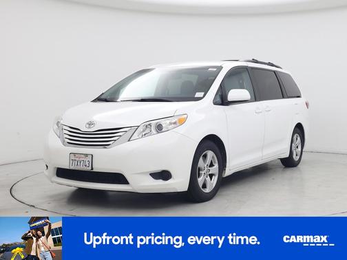 White 2016 Toyota Sienna LE