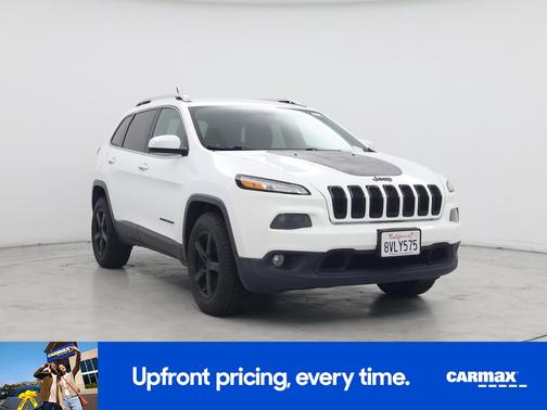 White 2018 Jeep Cherokee Latitude