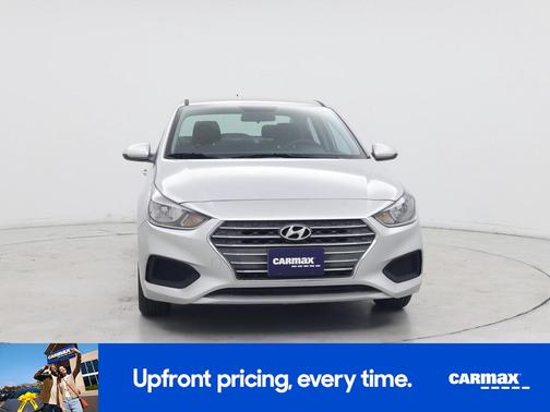 Silver 2022 Hyundai Accent SE