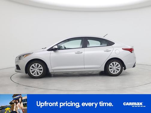 Silver 2022 Hyundai Accent SE