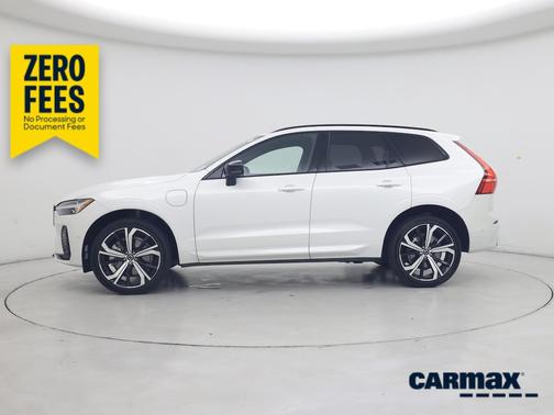 White 2024 Volvo XC60 Recharge Plug-In Hybrid T8 Ultimate Dark Theme