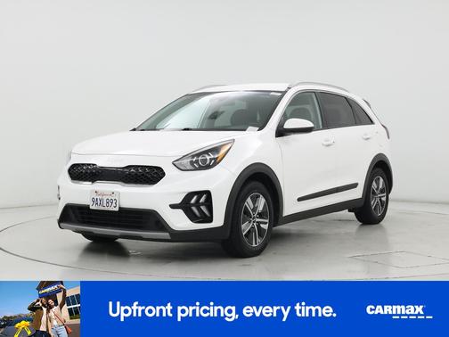 White 2022 Kia Niro LXS