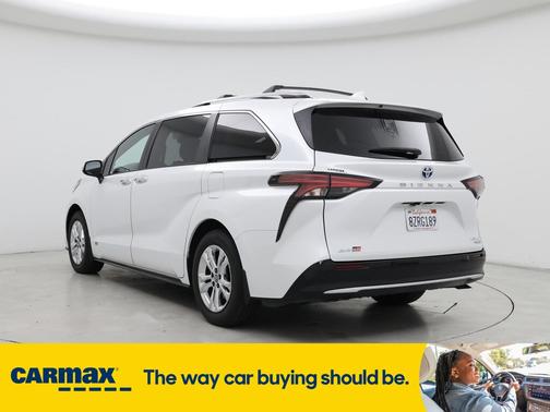 2022 Toyota Sienna Platinum