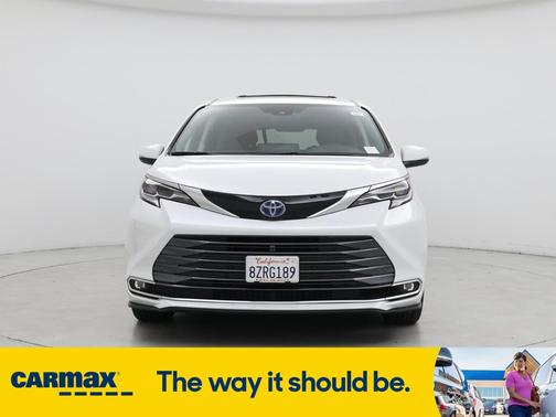2022 Toyota Sienna Platinum