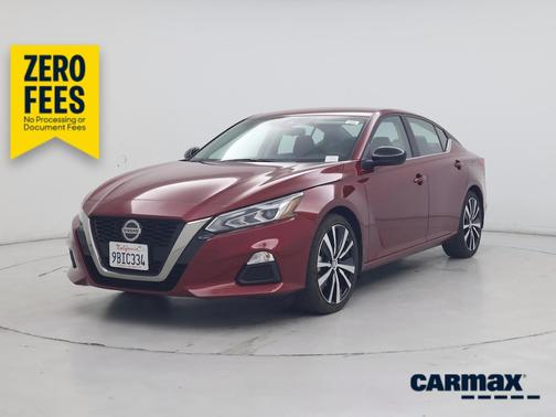 Red 2022 Nissan Altima SR