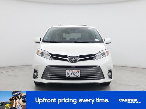 White 2014 Toyota Sienna LE