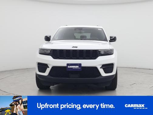 White 2022 Jeep Grand Cherokee Altitude