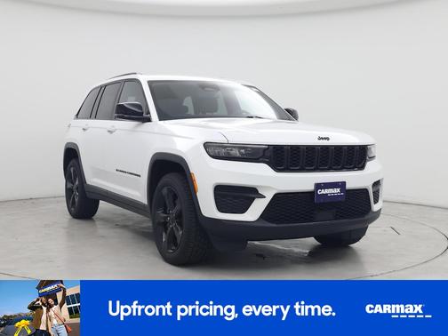 White 2022 Jeep Grand Cherokee Altitude