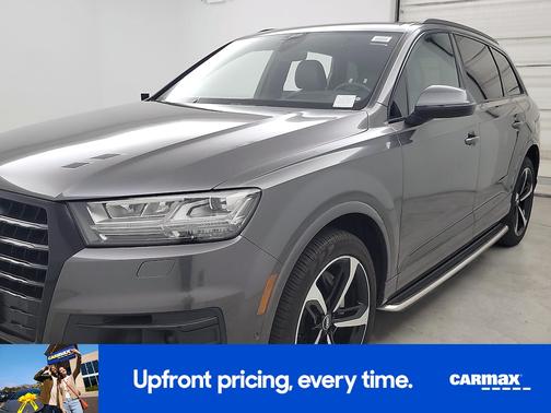 Gray 2019 Audi Q7 Prestige