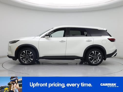 White 2023 INFINITI QX60 Luxe