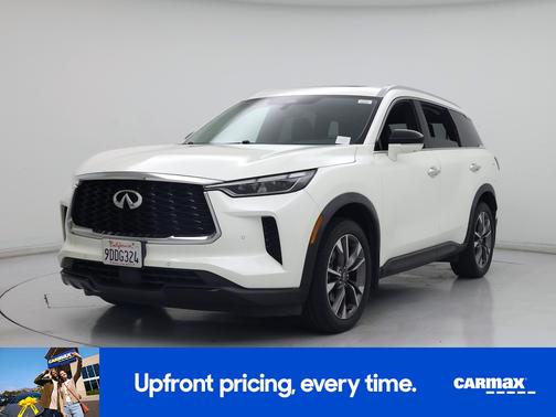 White 2023 INFINITI QX60 Luxe