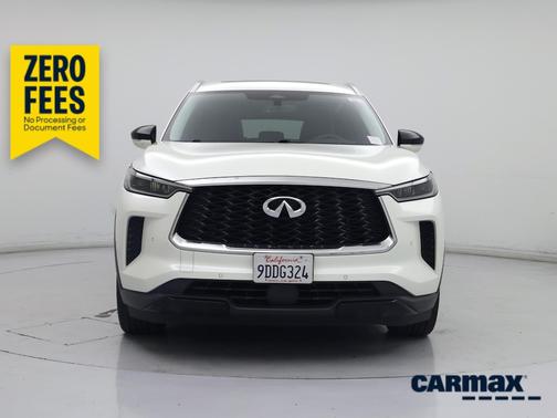 White 2023 INFINITI QX60 Luxe