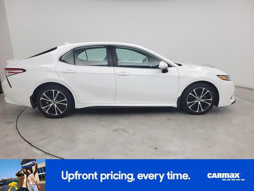 White 2020 Toyota Camry SE