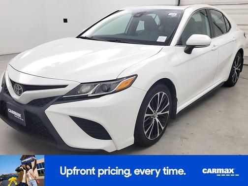 White 2020 Toyota Camry SE