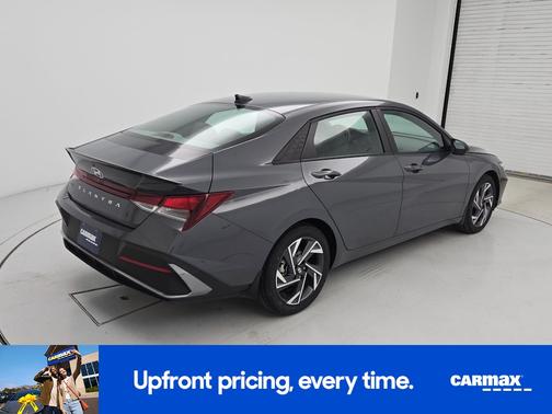 Gray 2025 Hyundai ELANTRA Limited