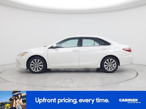 White 2015 Toyota Camry XLE
