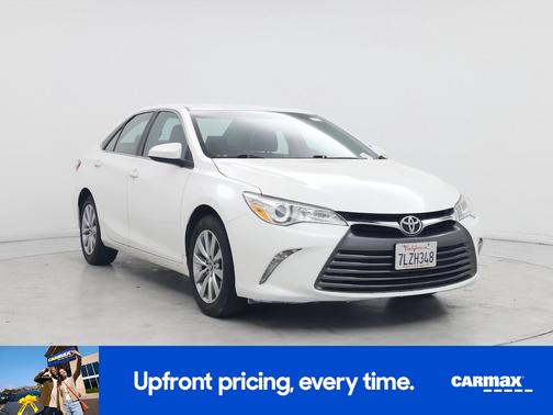 White 2015 Toyota Camry XLE