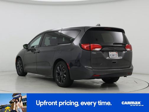 2020 Chrysler Pacifica Touring