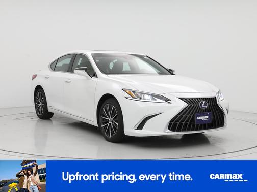 2022 Lexus ES 300h 