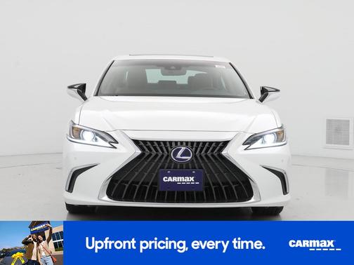 2022 Lexus ES 300h 