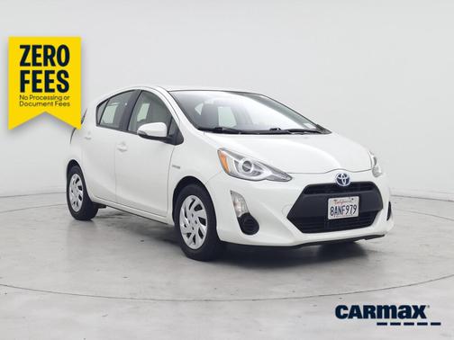 White 2015 Toyota Prius c Two