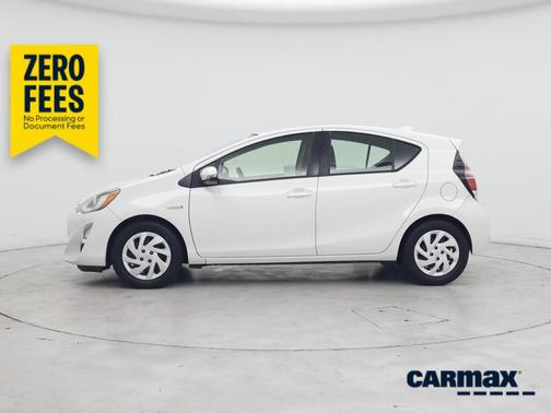 White 2015 Toyota Prius c Two