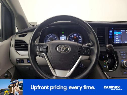 2017 Toyota Sienna XLE
