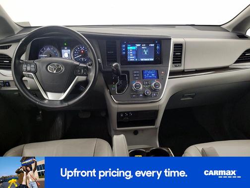 2017 Toyota Sienna XLE