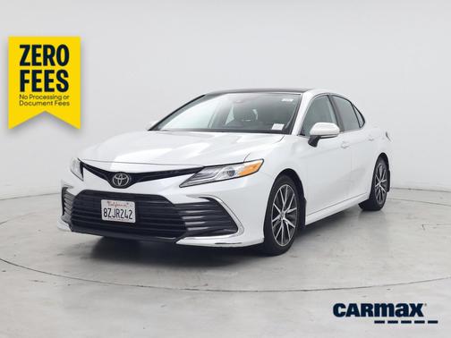 White 2022 Toyota Camry XLE