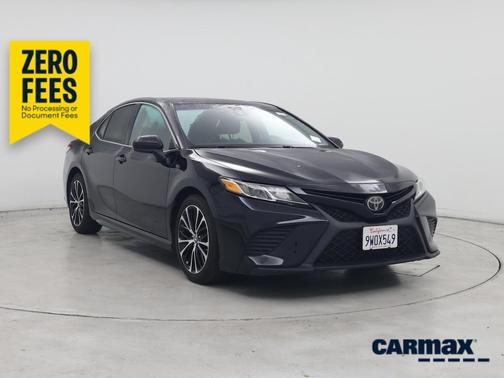 Black 2019 Toyota Camry SE