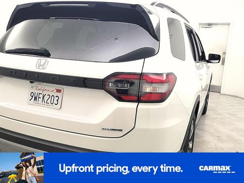 White 2025 Honda Pilot Touring