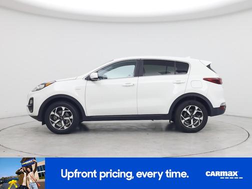 White 2021 Kia Sportage LX