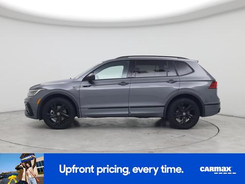 Black 2023 Volkswagen Tiguan SE R-Line Black