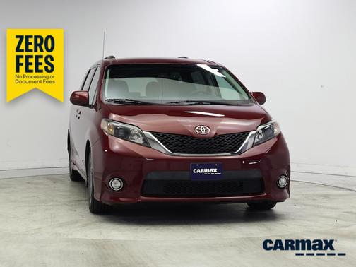 Red 2014 Toyota Sienna SE