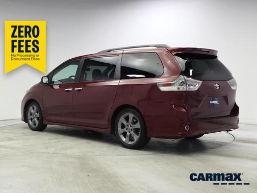 Red 2014 Toyota Sienna SE