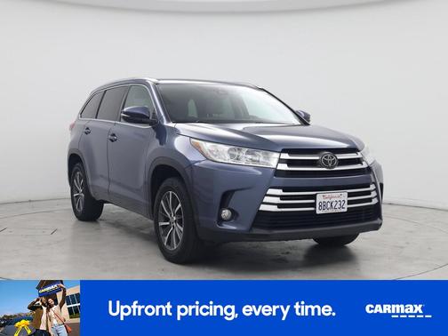 Blue 2017 Toyota Highlander XLE