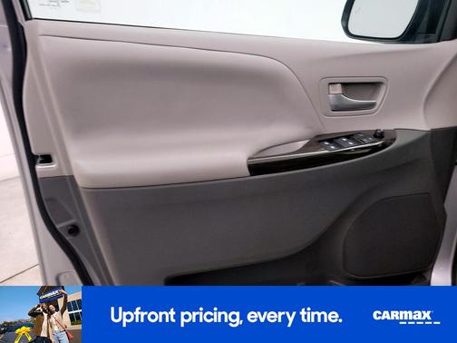 Silver 2015 Toyota Sienna XLE