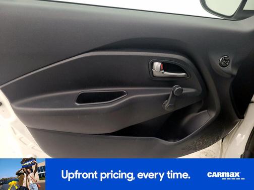 White 2014 Kia Rio LX