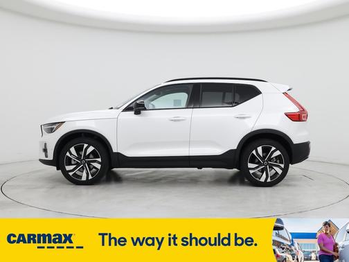 2024 Volvo XC40 B5 Core Bright Theme