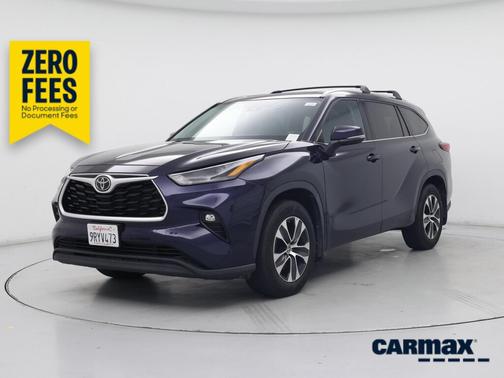 Blue 2022 Toyota Highlander XLE