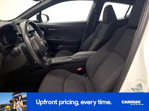 White 2018 Toyota C-HR XLE