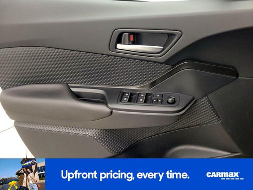 White 2018 Toyota C-HR XLE