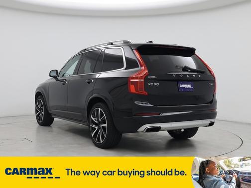 2019 Volvo XC90 T6 Momentum