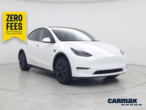 White 2024 Tesla Model Y Long Range