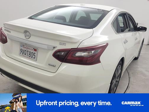 White 2018 Nissan Altima SR