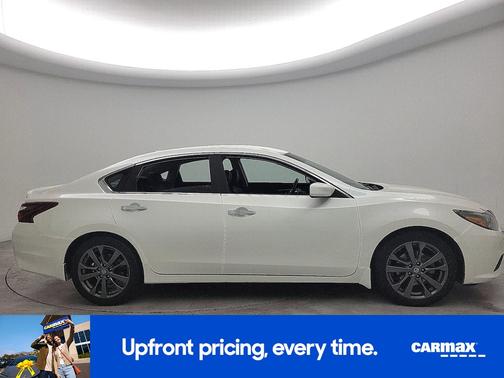 White 2018 Nissan Altima SR